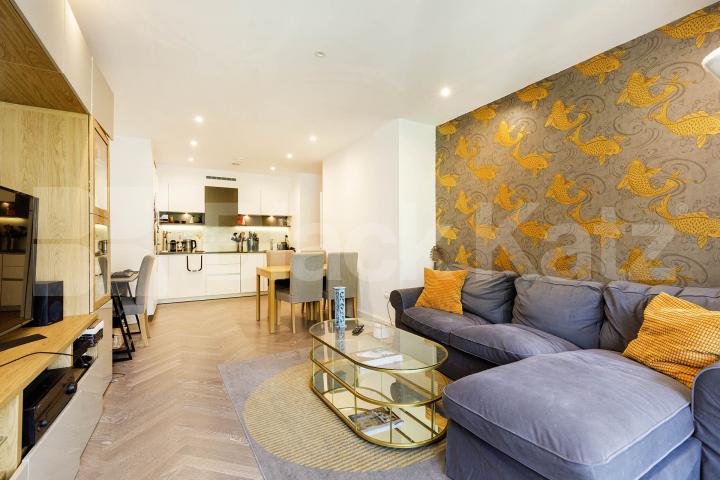 Stylish and modern 2 bedroom 2 bathroom apartment with south facing balconies  Market Road, Islington